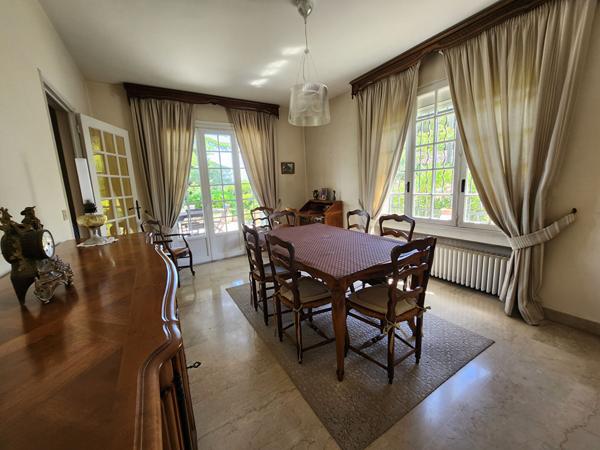 BAISSE DE PRIX SUR EXCLUSIVITE A SAINT SATURNIN LES AVIGNON - MAISON TRADITIONNELLE AVEC VUE PISCINE 3 GARAGES SUR UN TERRAIN DE 1500 M²