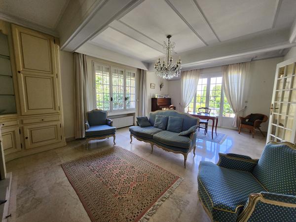 BAISSE DE PRIX SUR EXCLUSIVITE A SAINT SATURNIN LES AVIGNON - MAISON TRADITIONNELLE AVEC VUE PISCINE 3 GARAGES SUR UN TERRAIN DE 1500 M²