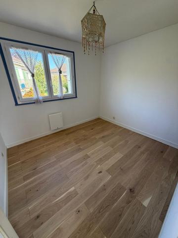 a louer, charmante maison avec garage