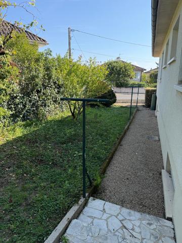 a louer, charmante maison avec garage