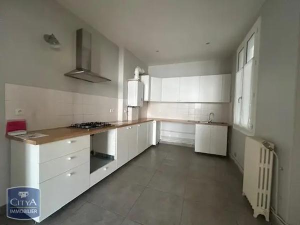 Appartement à louer 6 pièces 151.96m²