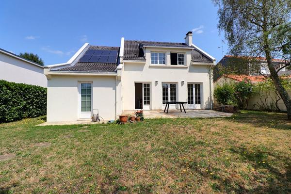 Coup de coeur, belle maison familiale quartier Martellière- proche bourg