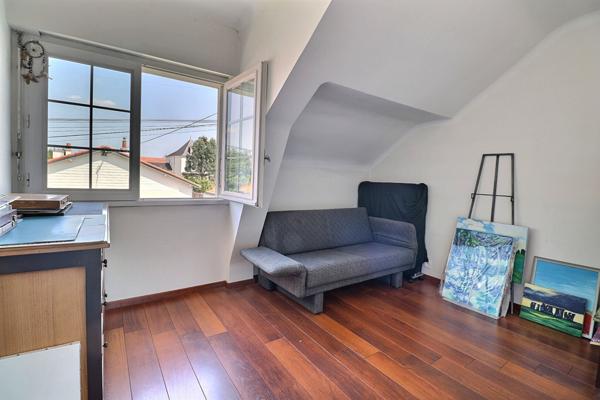 Coup de coeur, belle maison familiale quartier Martellière- proche bourg