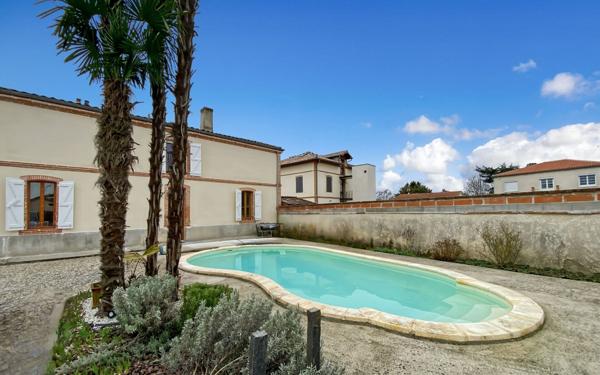 Maison à vendre    8 pièces •  Castelsarrasin