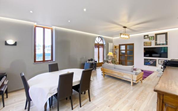 Maison à vendre    8 pièces •  Castelsarrasin