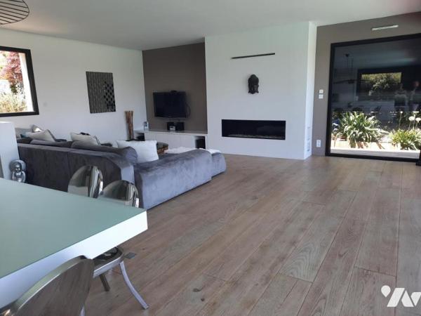 Maison contemporaine sur SENE