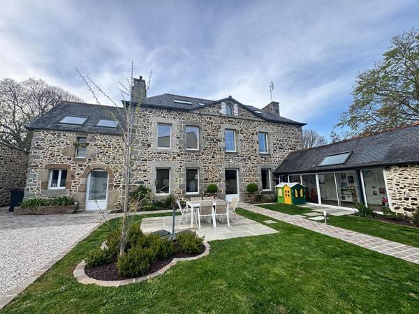 Demeure d’exception en pierres et gîte indépendant