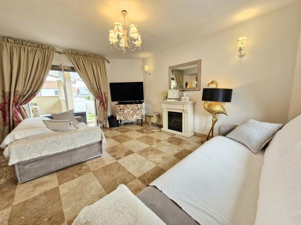 Maison
         5 pièces
        - 113 m² Bien prestige 695 000 € *
