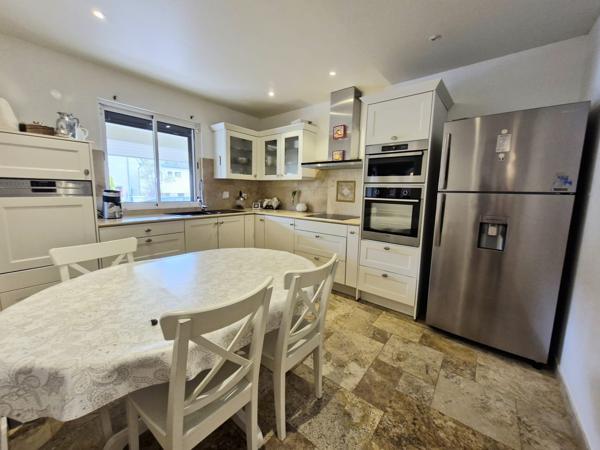 Maison
         5 pièces
        - 113 m² Bien prestige 695 000 € *