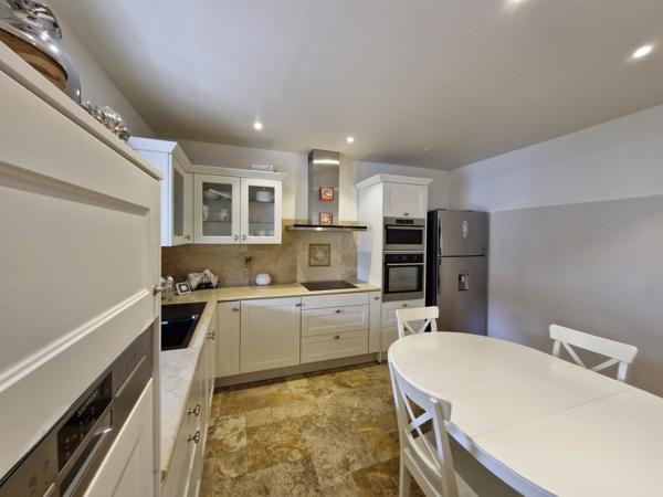 Maison
         5 pièces
        - 113 m² Bien prestige 695 000 € *