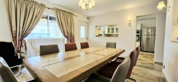 Maison
         5 pièces
        - 113 m² Bien prestige 695 000 € *