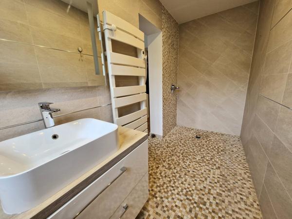 Maison
         5 pièces
        - 113 m² Bien prestige 695 000 € *