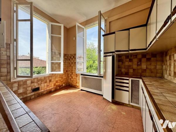 2 pièces de 43m² avec une grande cave