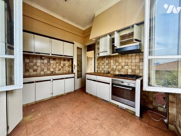 2 pièces de 43m² avec une grande cave