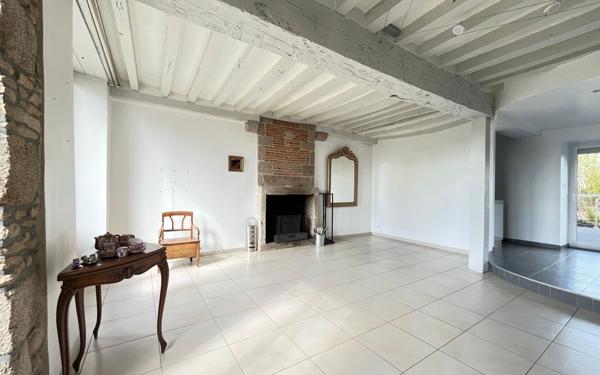 Maison à vendre    6 pièces •  Damigny