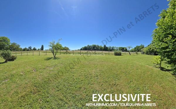 Vente                                                      Ferme
                        
                     4 pièces                      101 m2                     à La Tour-du-Pin