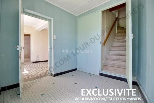 Vente                                                      Ferme
                        
                     4 pièces                      101 m2                     à La Tour-du-Pin