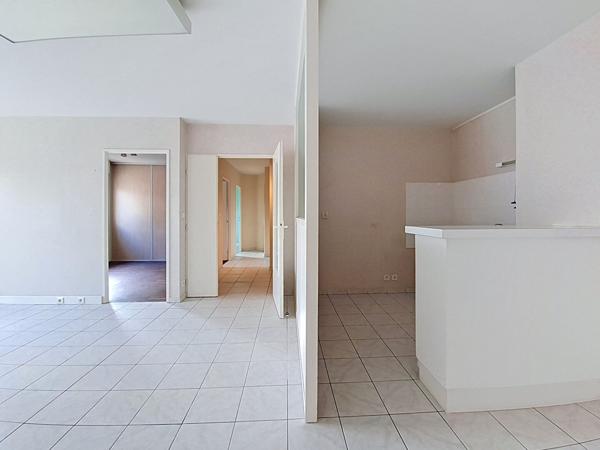 APPARTEMENT EN HYPERCENTRE - CHÂTELLERAULT