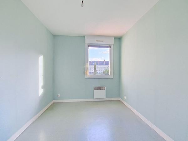 APPARTEMENT EN HYPERCENTRE - CHÂTELLERAULT