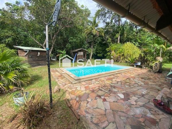 Propriété de style Créole T6 sur parcelle de 1Ha Piscine