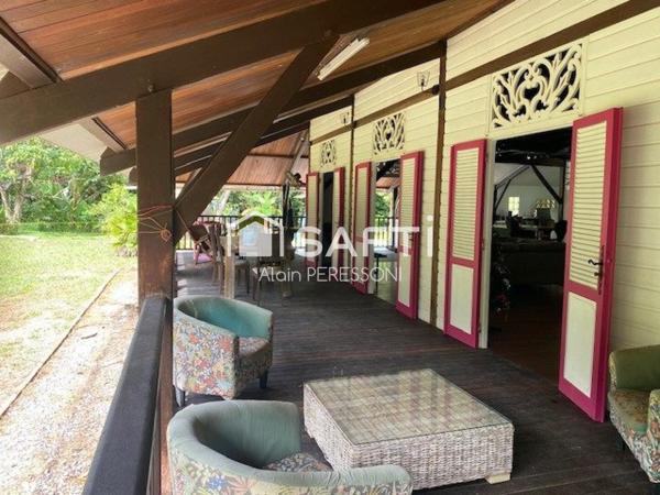 Propriété de style Créole T6 sur parcelle de 1Ha Piscine