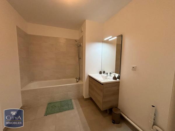 Appartement à louer 3 pièces 62.41m² Marseille (13002)