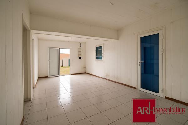 villa créole plain-pied T4 à rénover sur grand terrain divisible