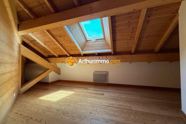 Vente                                                      Appartement
                        
                     4 pièces                      57 m2                     à Guillestre