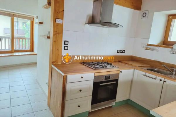 Vente                                                      Appartement
                        
                     4 pièces                      57 m2                     à Guillestre