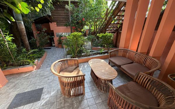 Maison à vendre    7 pièces •  Saint-Pierre