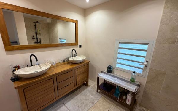 Maison à vendre    7 pièces •  Saint-Pierre