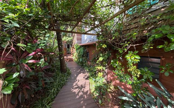 Maison à vendre    7 pièces •  Saint-Pierre