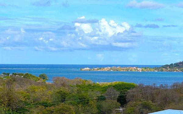 Maison à louer    5 pièces •  Le François