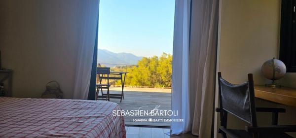 Maison T5 de charme 113m2 avec vue montagne et piscine