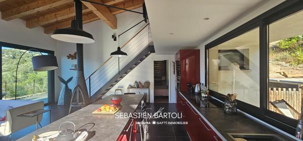 Maison T5 de charme 113m2 avec vue montagne et piscine