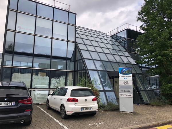 Bureaux à louer 119 m² Paris Nord 2 Roissy avec 7 places de parking
