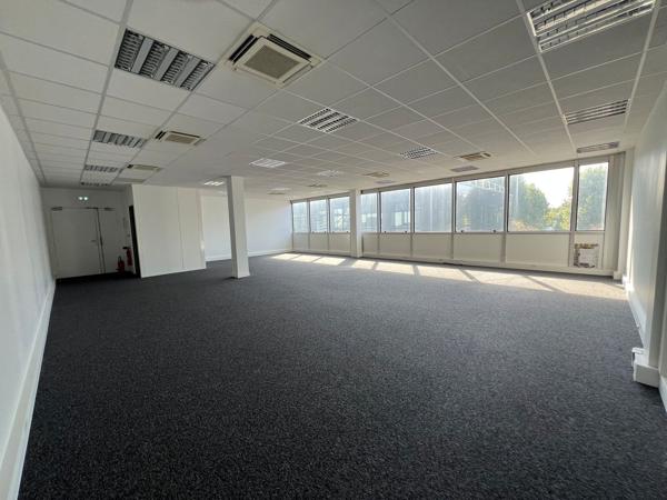 Bureaux à louer 119 m² Paris Nord 2 Roissy avec 7 places de parking