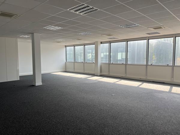Bureaux à louer 119 m² Paris Nord 2 Roissy avec 7 places de parking