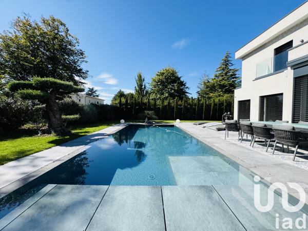 Maison à vendre 8 pièces 240 m² Lissieu