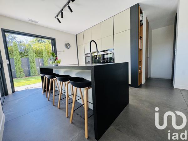 Maison à vendre 8 pièces 240 m² Lissieu