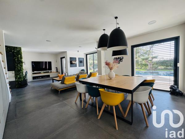 Maison à vendre 8 pièces 240 m² Lissieu