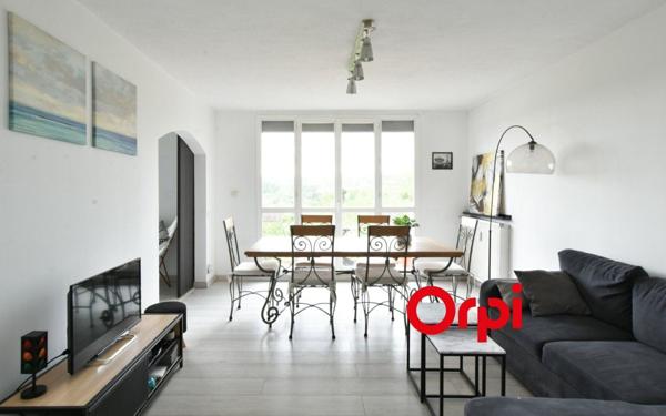 Appartement à vendre    5 pièces • 93,30 m2 Pierre-Bénite