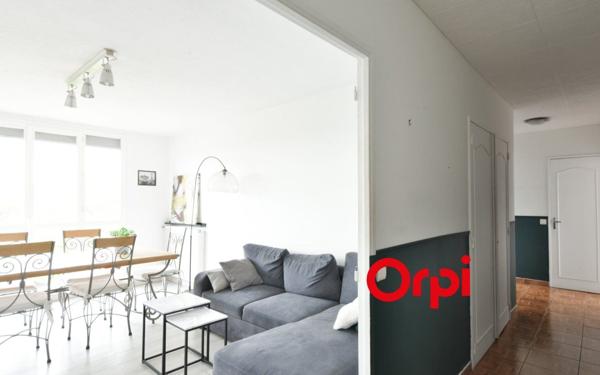 Appartement à vendre    5 pièces • 93,30 m2 Pierre-Bénite