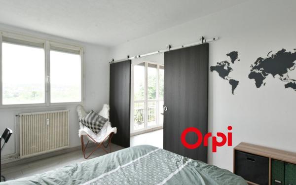Appartement à vendre    5 pièces • 93,30 m2 Pierre-Bénite
