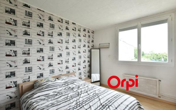 Appartement à vendre    5 pièces • 93,30 m2 Pierre-Bénite