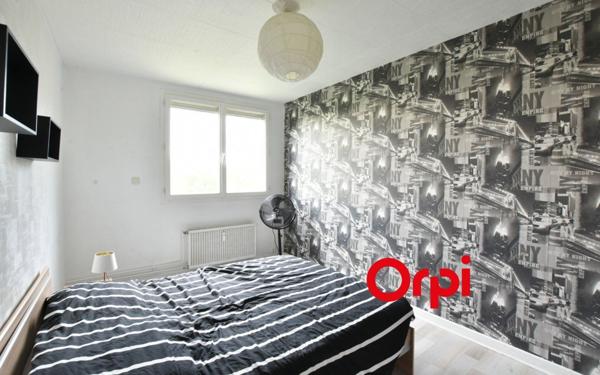 Appartement à vendre    5 pièces • 93,30 m2 Pierre-Bénite