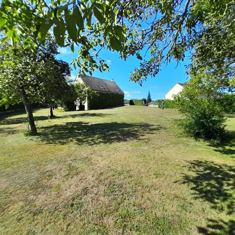 Maison familiale spacieuse avec jardin, 158m² habitables ARGENTON SUR CREUSE (36)