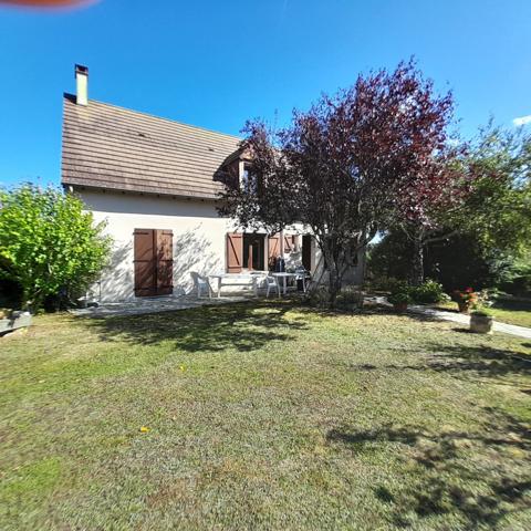 Maison familiale spacieuse avec jardin, 158m² habitables ARGENTON SUR CREUSE (36)