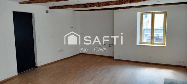 Appartement de 49 m² au prier étage avec balocon et garage en indivision