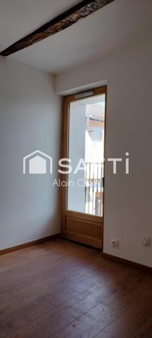 Appartement de 49 m² au prier étage avec balocon et garage en indivision